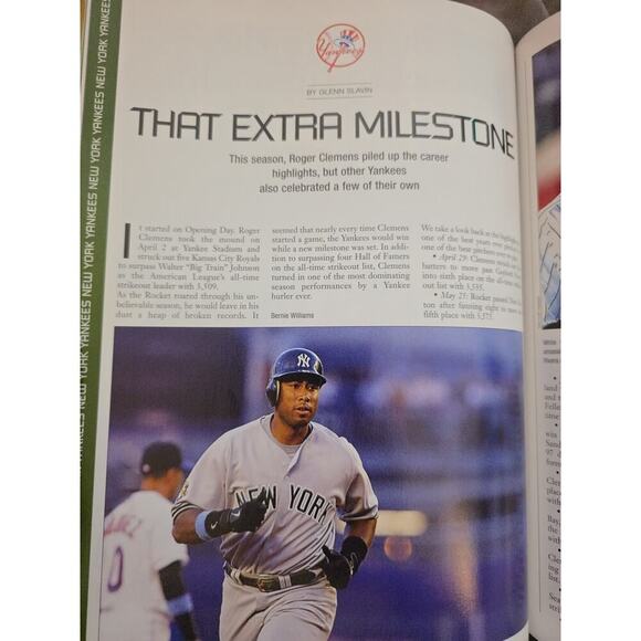 2001 WORLD SERIES PROGRAM - YANKEES DIAMONBACKS - Picture 9 of 15